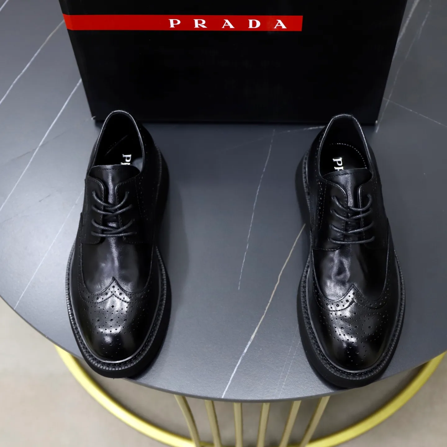 Ex-factory price: 640💰🙅‍♂️🙅‍♂️🙅‍♂️Cowhide Brand: PRADA Standard code: 38-44 (45 customized) Grade: Same as the official website Material: Original high-grade cowhide surface, cowhide lining, non-slip, soft and wear-resistant outsole Style category: Men's fashionable casual boots, distinguished luxury brand elements, top luxury Color: actual picture color